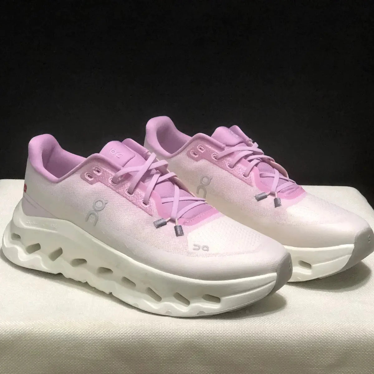 Cloudtilt - Light Pink