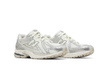 NB 1906R Silver Metallic Cream